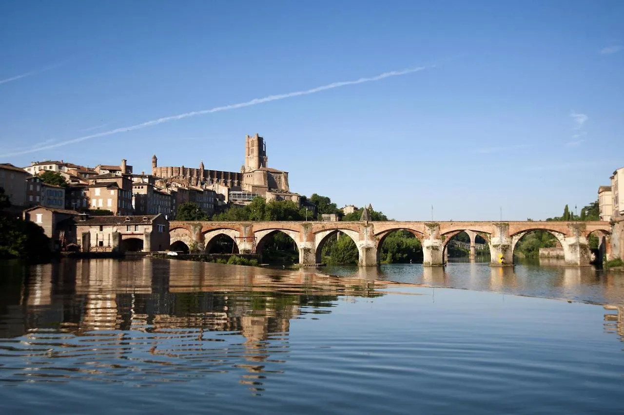 Yvette Guilbert, Proche Centre Apartment Albi